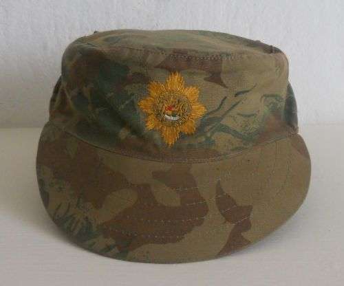 KOEVOET CAMO CAP WITH FLAP AND BADGE