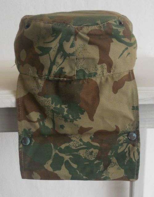KOEVOET CAMO CAP WITH FLAP AND BADGE