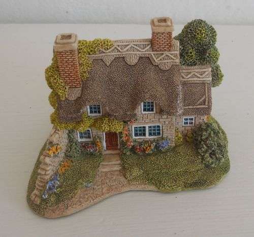LILLIPUT LANE MINIATURE HOUSE