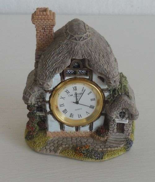 LILLIPUT LANE MINIATURE CLOCK HOUSE
