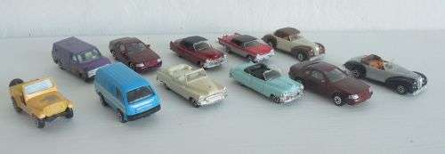 COLLECTION OF MATCH BOX STYLE CARS