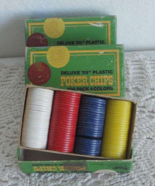 VINTAGE BOXED POKER CHIPS