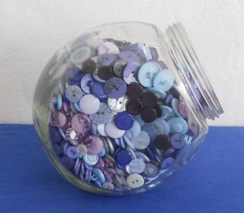 LARGE JAR FULL OF VINTAGE BUTTONS