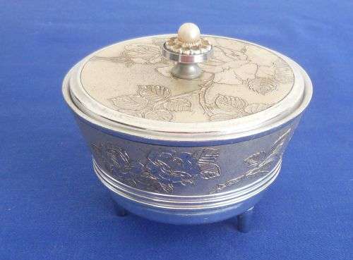 MUSIC BOX - DRESSING TABLE OR JEWELLERY MUSIC BOX