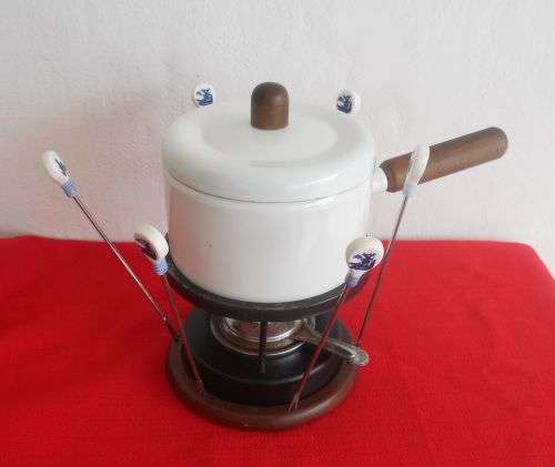 ENAMEL FONDUE SET