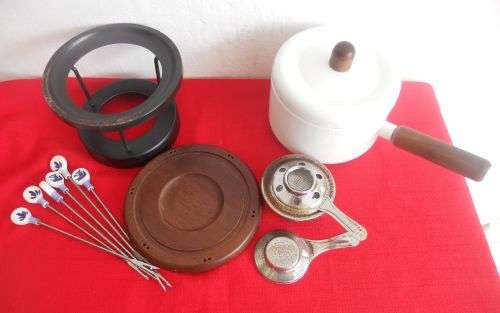 ENAMEL FONDUE SET