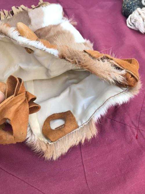 SPRINGBOK SKIN SLING HANDBAG