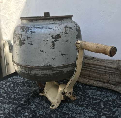 VINTAGE BUTTER CHURN