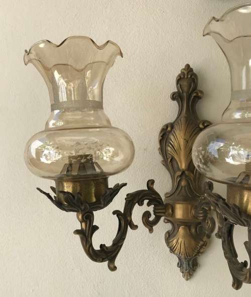 BRASS WALL LIGHT / SCONCE WITH GLASS SHADES