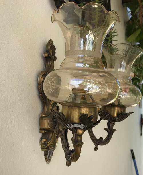 BRASS WALL LIGHT / SCONCE WITH GLASS SHADES