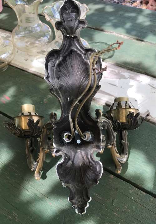 BRASS WALL LIGHT / SCONCE WITH GLASS SHADES