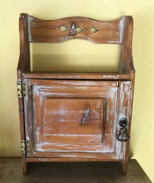 SMALL OREGON PINE CABINET