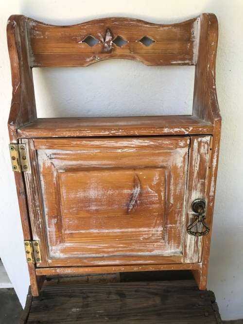 SMALL OREGON PINE CABINET