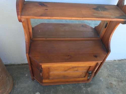 OREGON PINE MIRROR CABINET