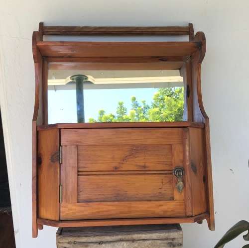 OREGON PINE MIRROR CABINET