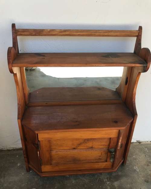 OREGON PINE MIRROR CABINET