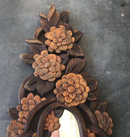 CARVED WOODEN FRAMED MIRROR
