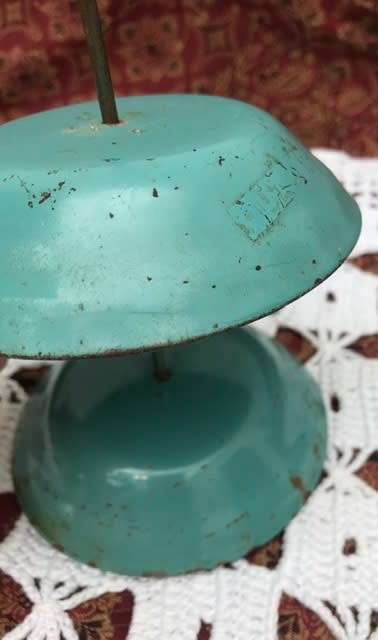 VINTAGE ENAMEL PAPER SPIKE