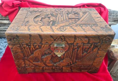 CARVED CHINESE BOX