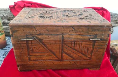 CARVED CHINESE BOX