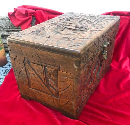 CARVED CHINESE BOX