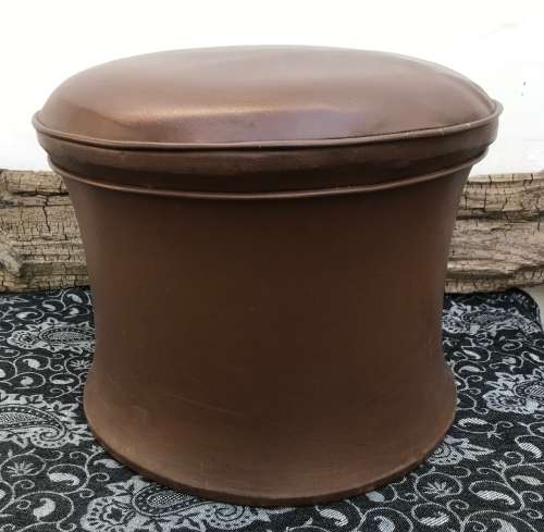 RETRO LEATHERETTE POUFFE