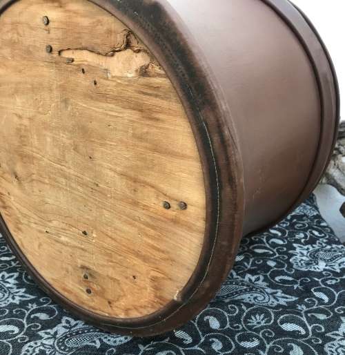 RETRO LEATHERETTE POUFFE