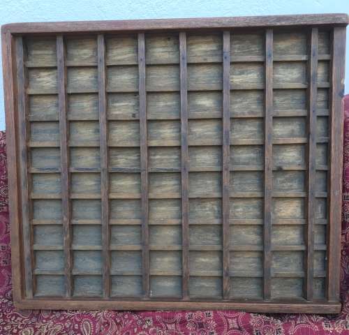 WOODEN COIN DISPLAY / TRAY