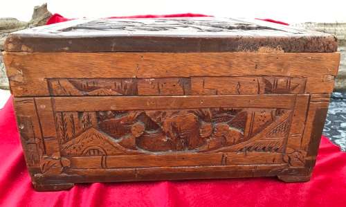 CHINESE CARVED WOODEN BOX