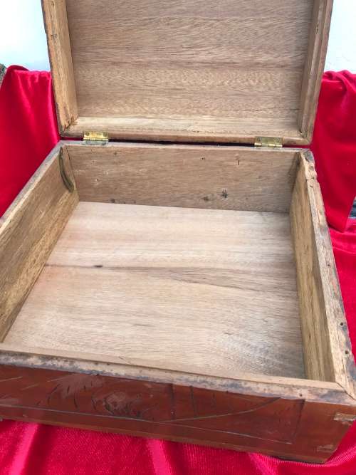 CHINESE CARVED WOODEN BOX