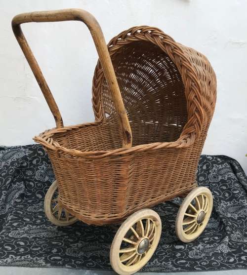 VINTAGE WICKER DOLL`S PRAM