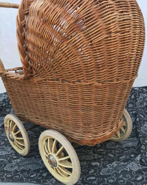 VINTAGE WICKER DOLL`S PRAM