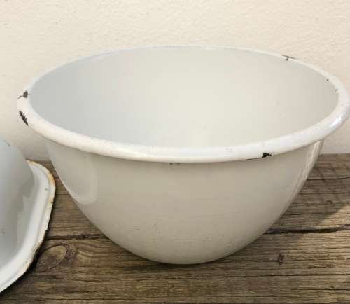 ENAMEL PIE DISH, MIXING BOWL and MUG