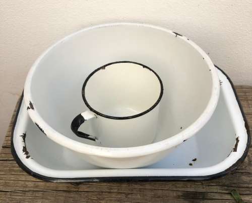 ENAMEL PIE DISH, MIXING BOWL and MUG