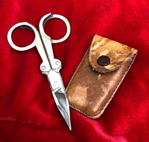 RARE WUSTHOF FOLDING SCISSORS IN ORIGINAL POUCH - Solingen Germany