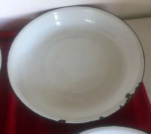 ENAMEL PLATES / BOWLS