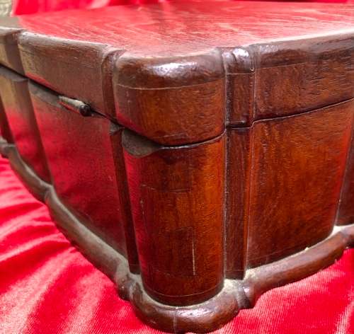 VINTAGE WOODEN JEWELLERY BOX