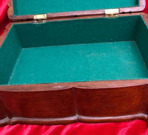 VINTAGE WOODEN JEWELLERY BOX
