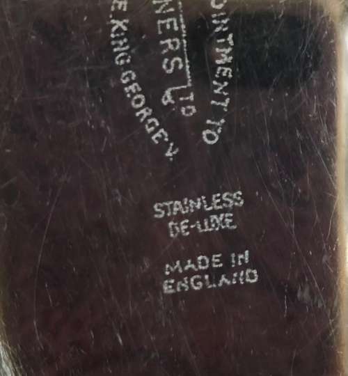 HALLMARKED SILVER HANDLED PIE LIFTER