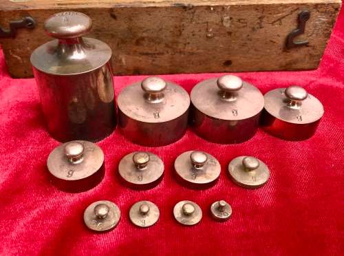 CASED BRASS APOTHECARY WEIGHTS