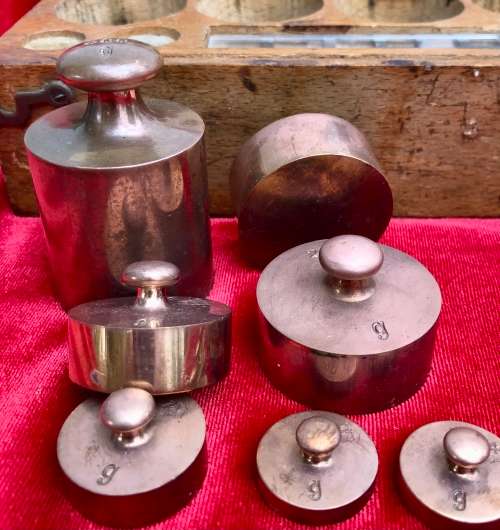 CASED BRASS APOTHECARY WEIGHTS