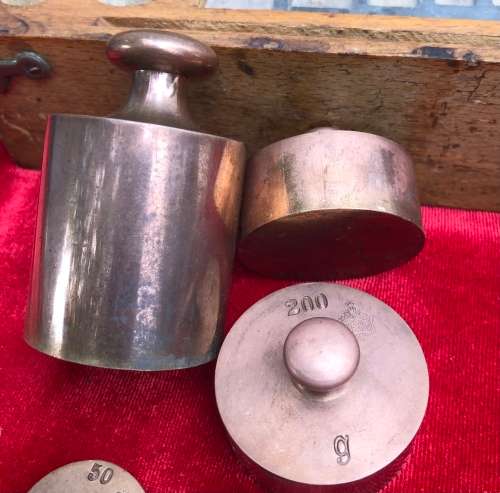CASED BRASS APOTHECARY WEIGHTS
