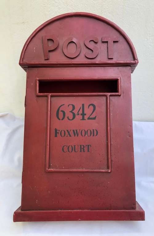 VINTAGE LOOKING POST BOX KEY CUPBOARD