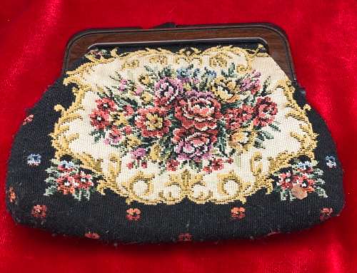 VINTAGE EMBROIDERED FINISH PURSE