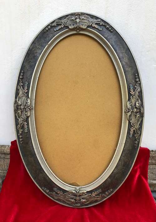 VINTAGE OVAL FRAME