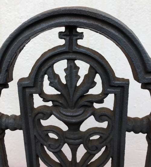 VINTAGE WROUGHT IRON STAND