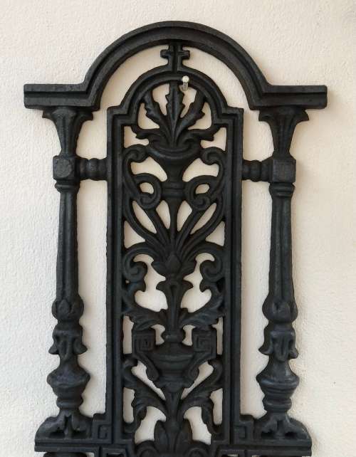 VINTAGE WROUGHT IRON STAND