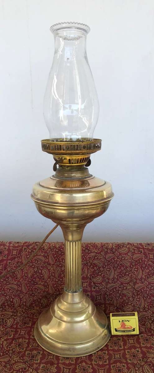 VINTAGE LARGE DUPLEX OIL LAMP