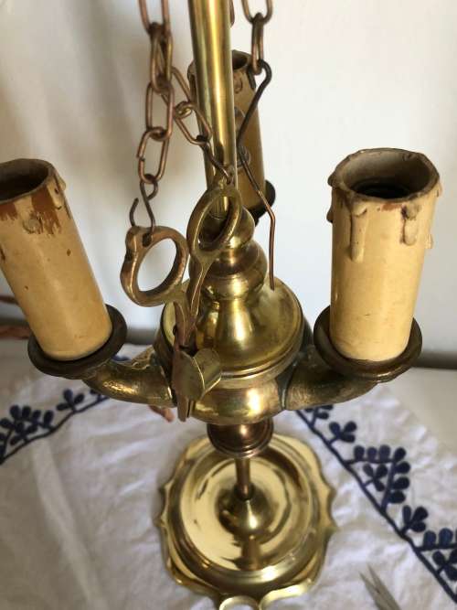 ANTIQUE BRASS LAMP WITH SNUFFER