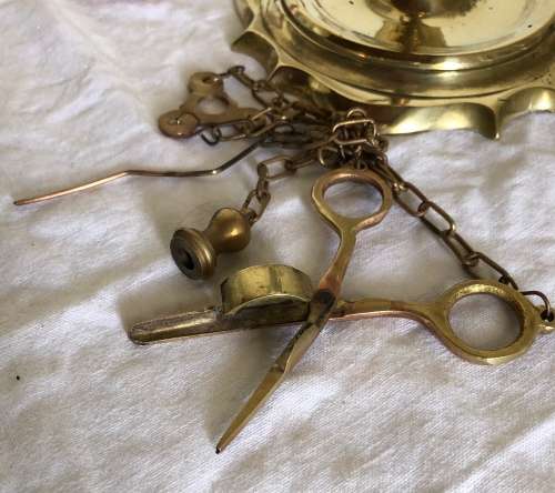 ANTIQUE BRASS LAMP WITH SNUFFER